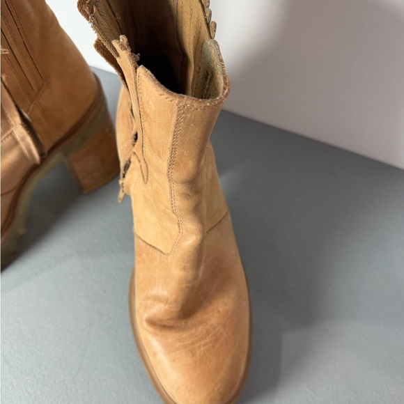 Free People Tan Heeled Boots - Picture 4 of 8